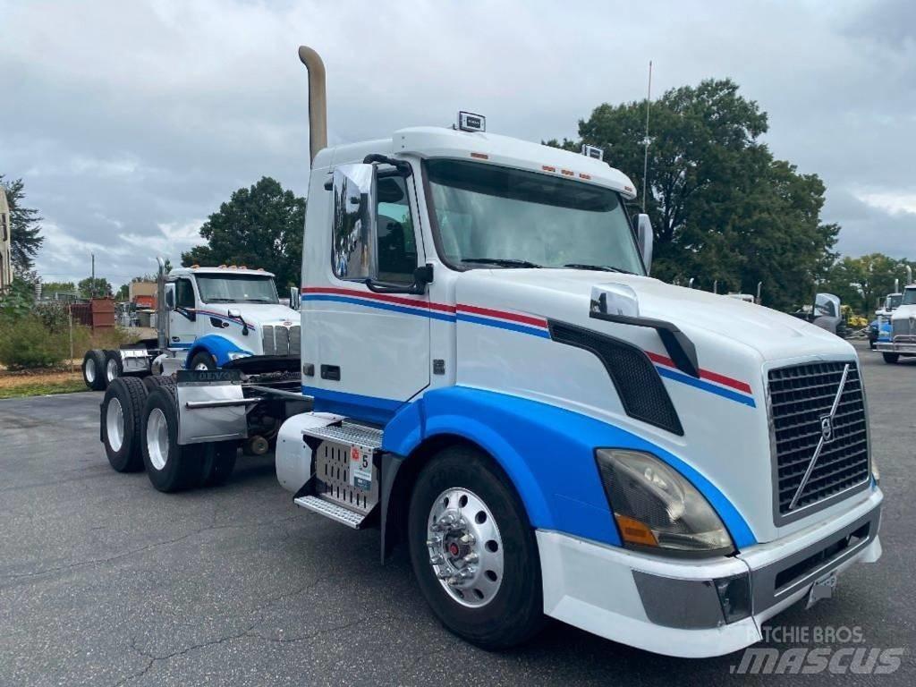 Volvo VNL Naudoti vilkikai