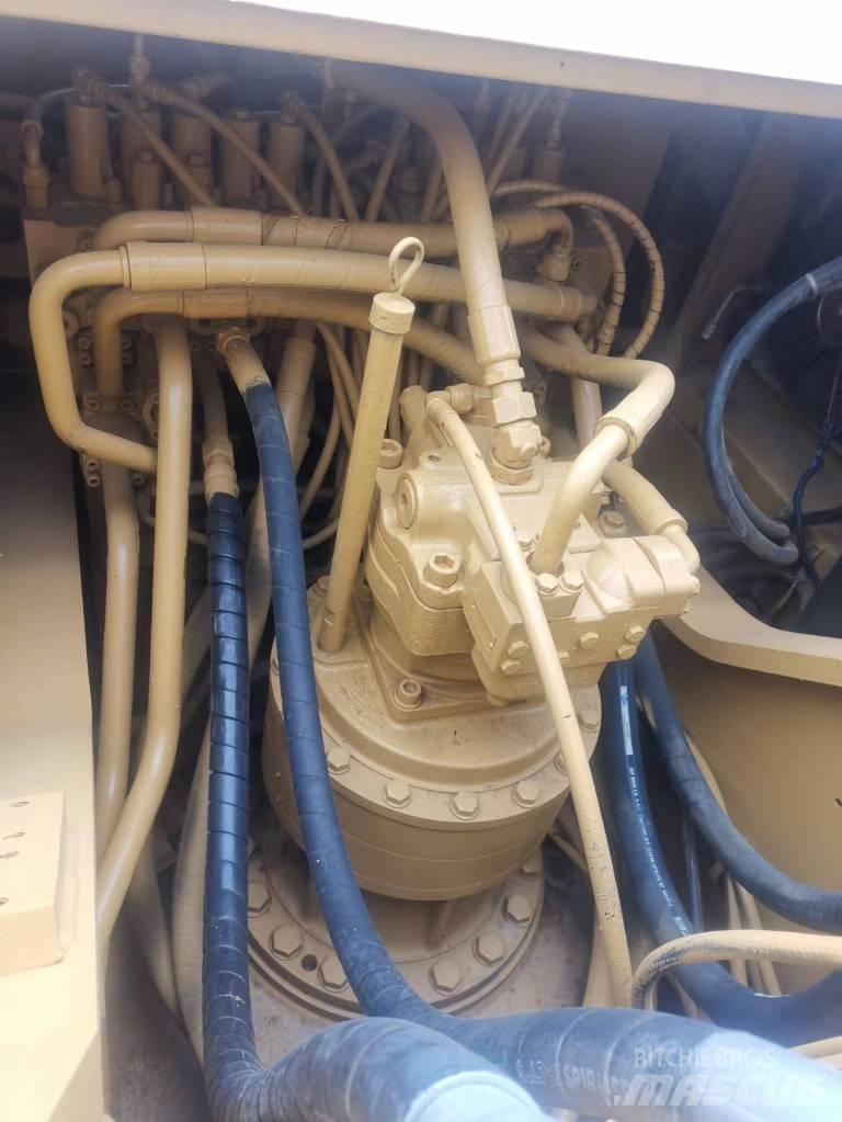 CAT 330 D Vikšriniai ekskavatoriai