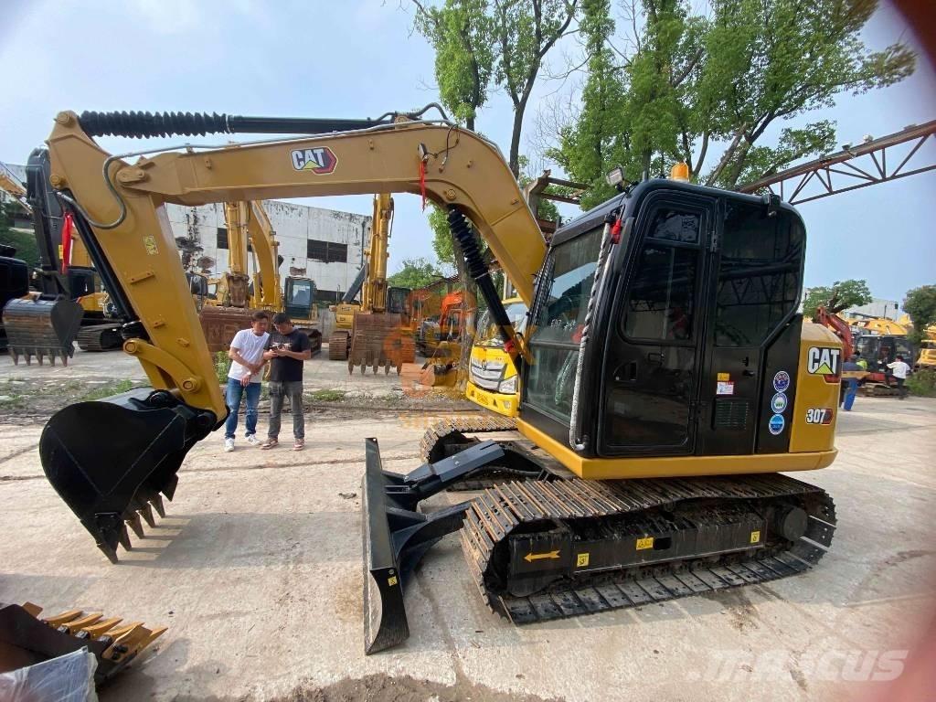 CAT 307 E Vidutinės galios ekskavatoriai 7-12 t