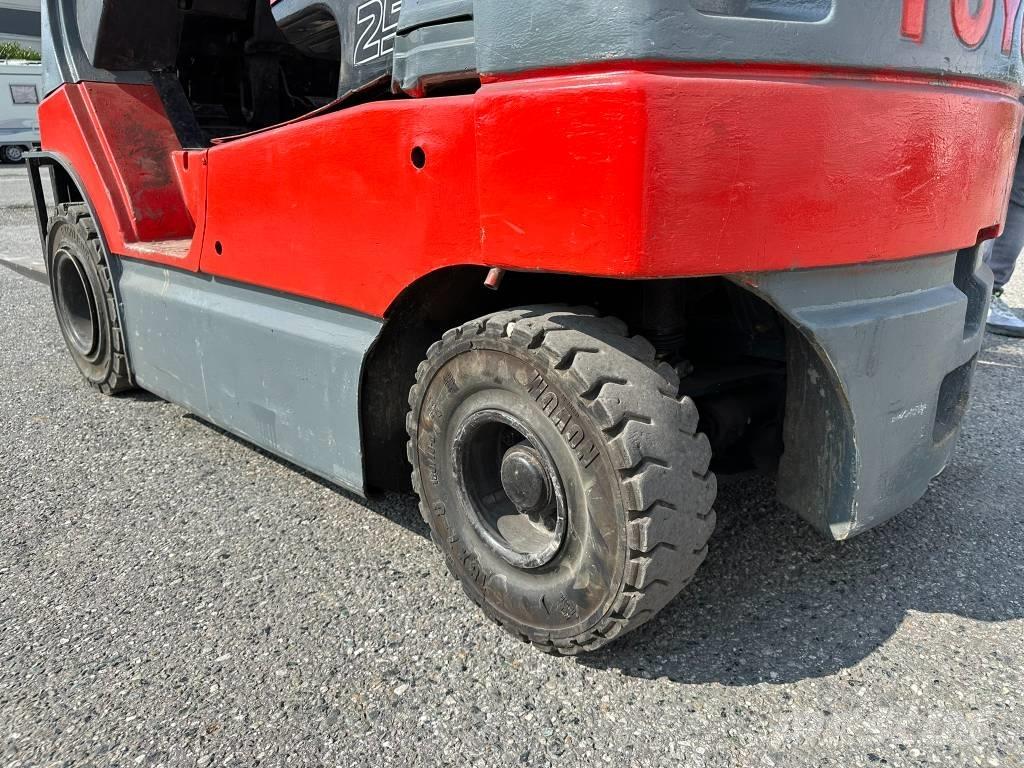 Toyota 7 FB 25 Elektriniai šakiniai krautuvai