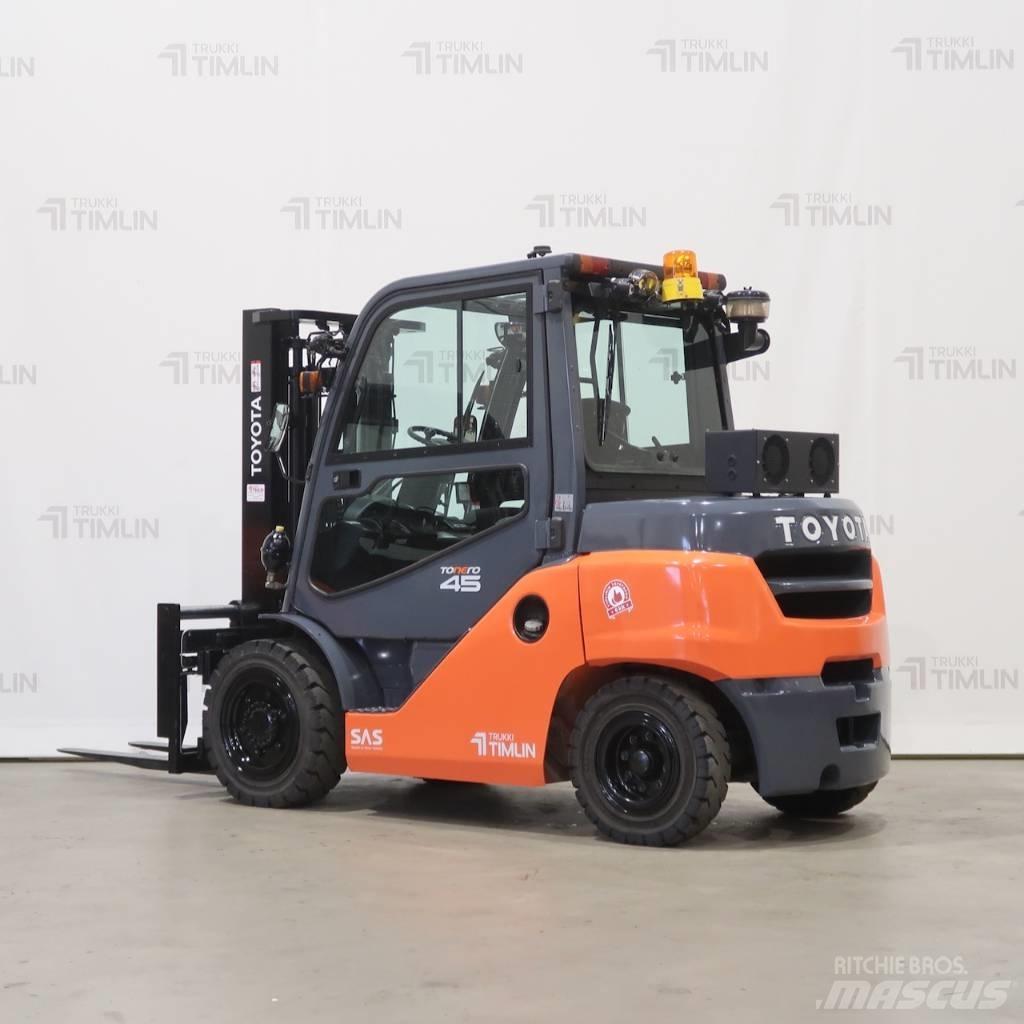 Toyota 40-8FD40N Dyzeliniai krautuvai