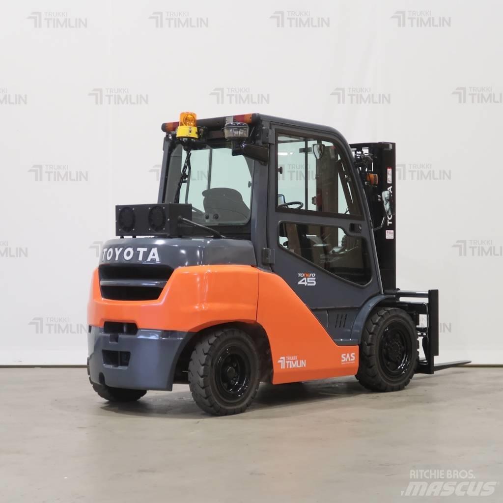Toyota 40-8FD40N Dyzeliniai krautuvai