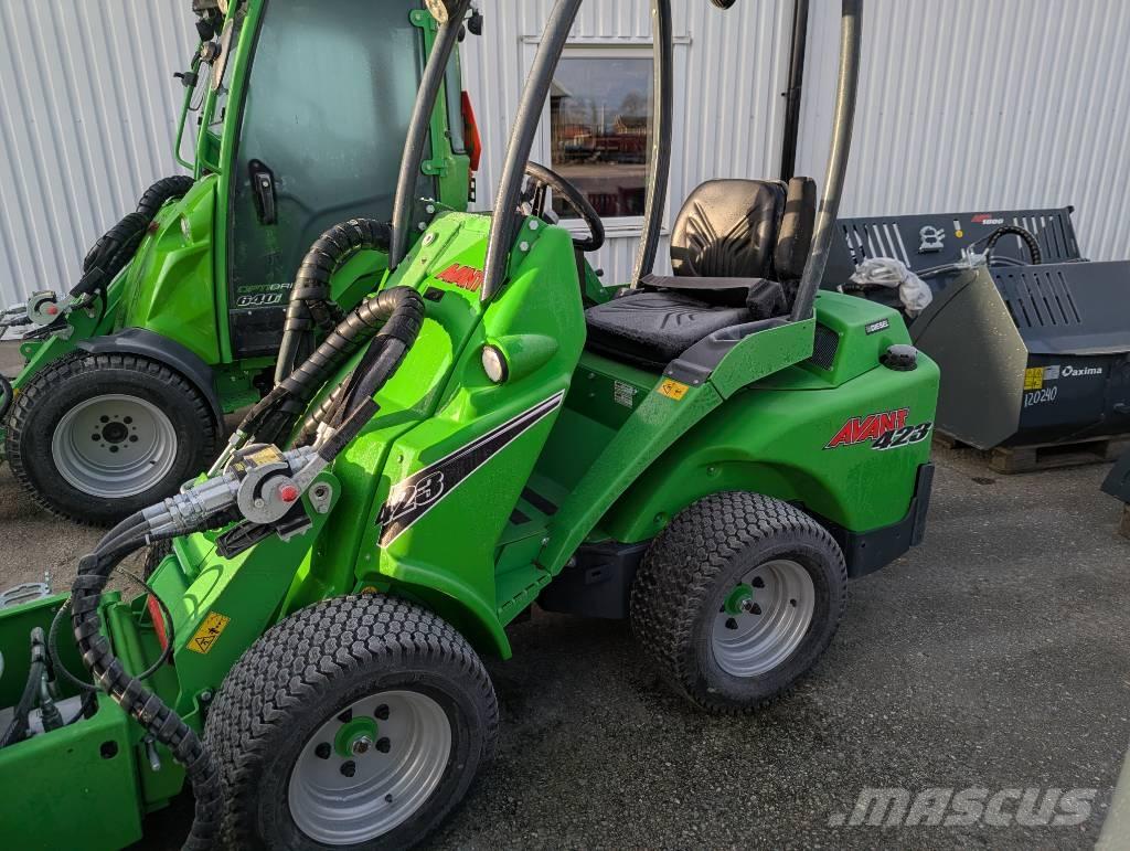 Avant 423 Krautuvai su šoniniu pasukimu