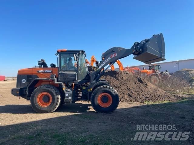 Doosan DL 200 Naudoti ratiniai krautuvai