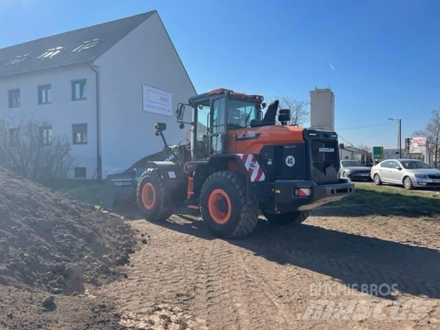 Doosan DL 200 Naudoti ratiniai krautuvai