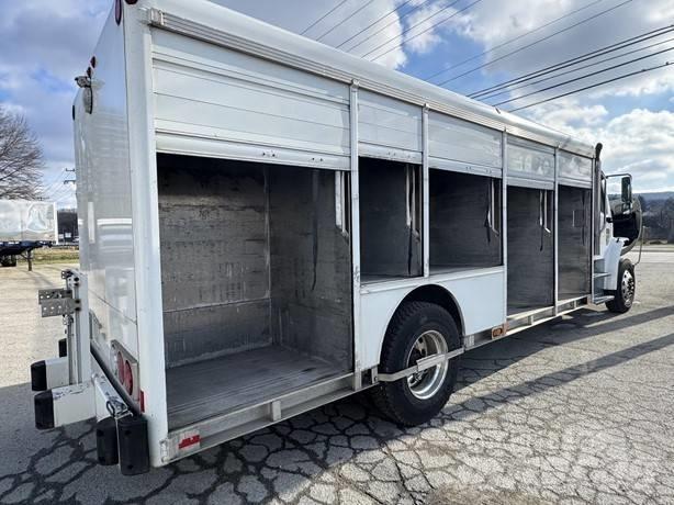 Freightliner M2 Gėrimų tiekimo sunkvežimiai