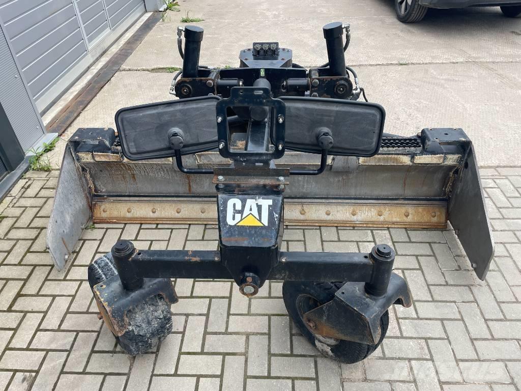 CAT BB121 Peiliai