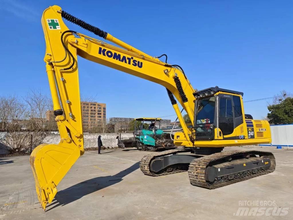 Komatsu PC 240-8 Vikšriniai ekskavatoriai