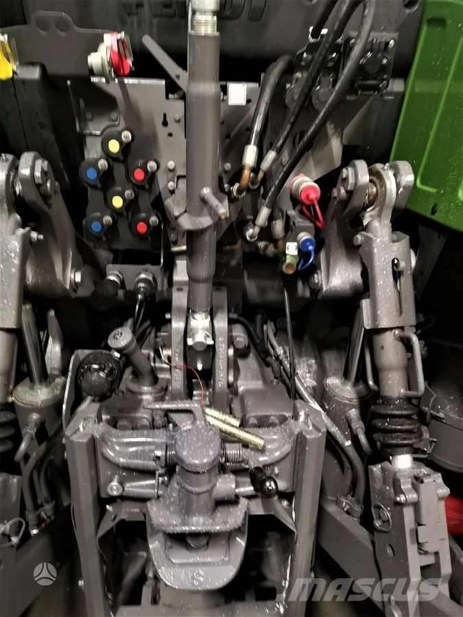 Fendt 718 Vario Traktoriai