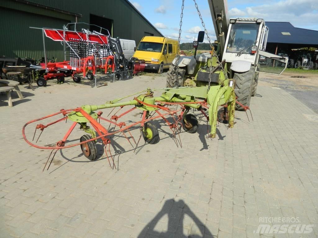 CLAAS 4 Šieno grėbliai ir vartytuvai