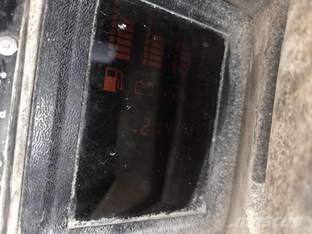 Bobcat 763 Krautuvai su šoniniu pasukimu