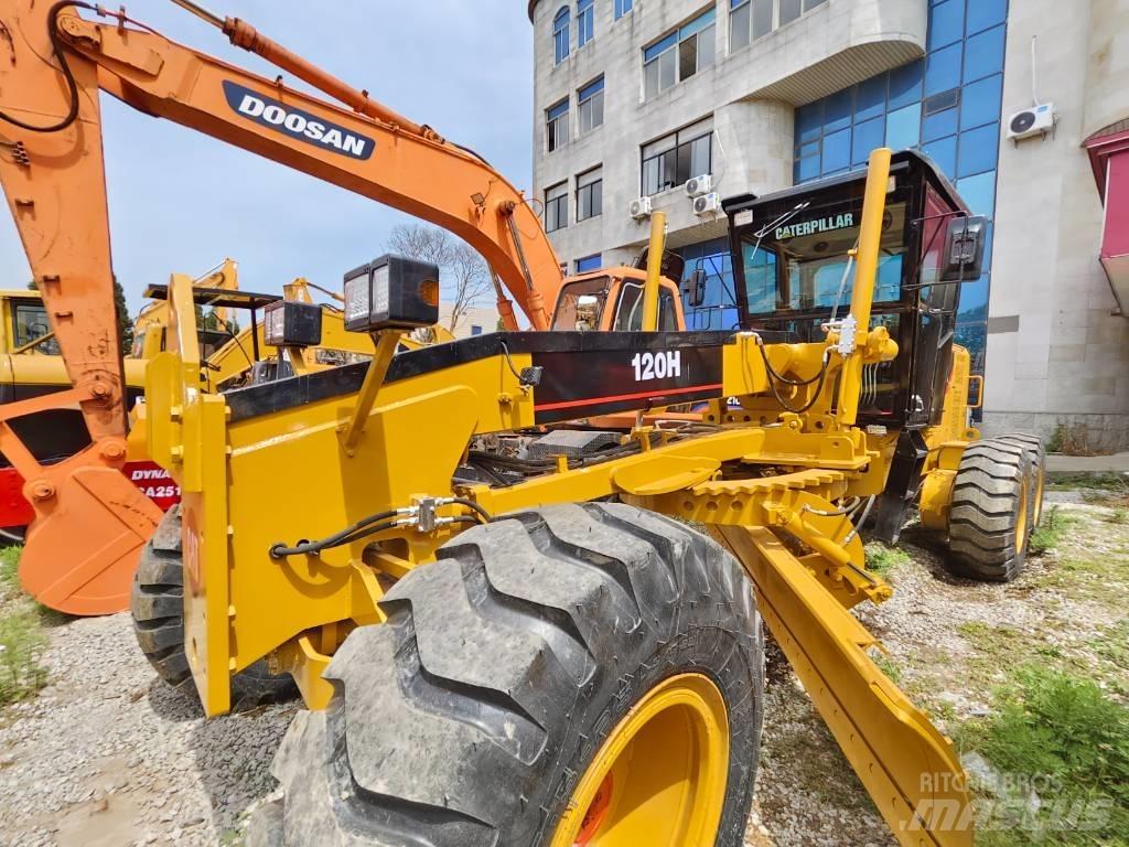 CAT 120 H Greideriai