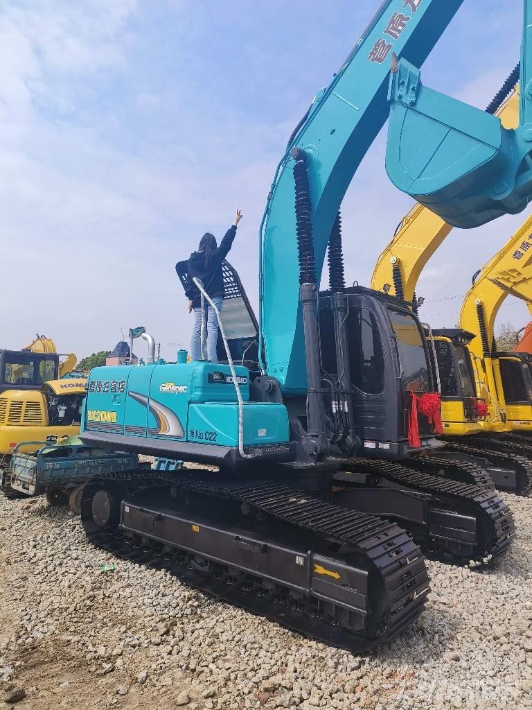 Kobelco SK 200 Vikšriniai ekskavatoriai