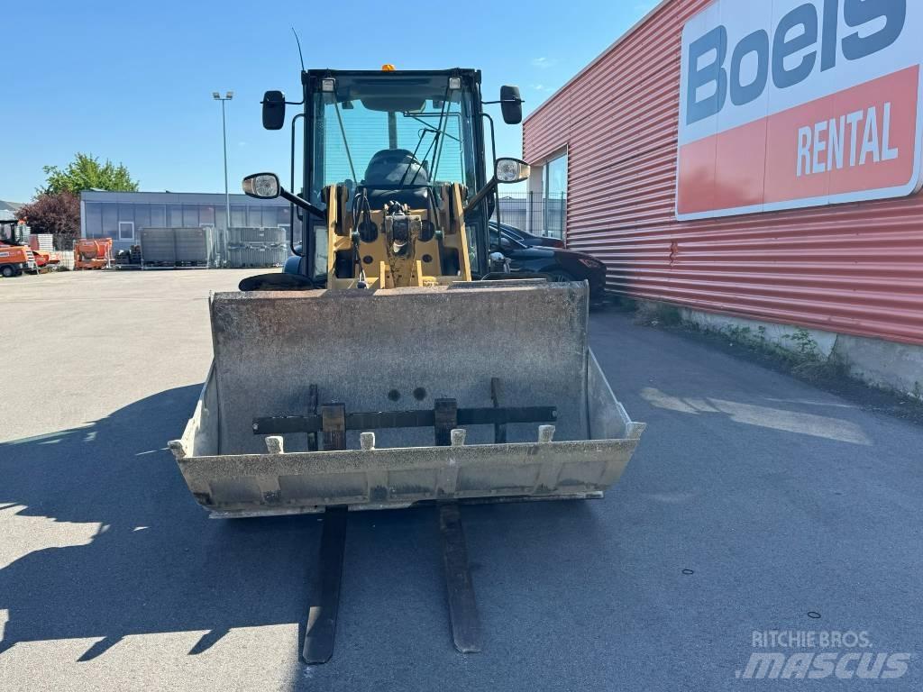 CAT 906 M Naudoti ratiniai krautuvai