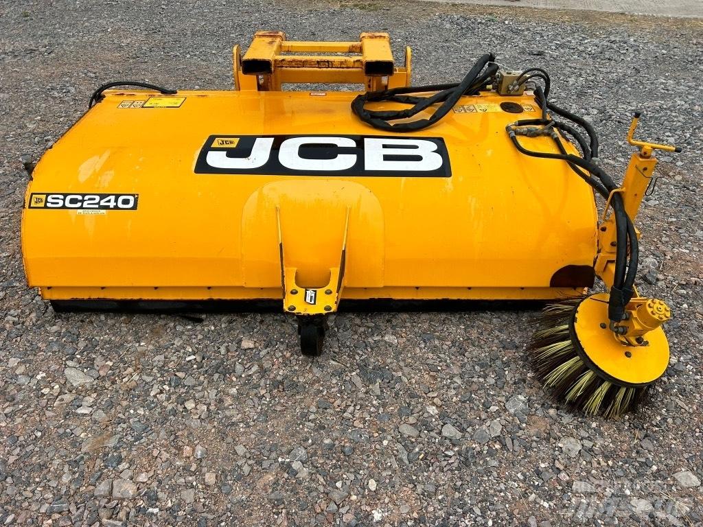 JCB SC 240 Šepečiai