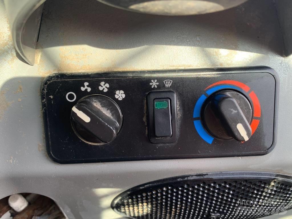 Bobcat S 570 Krautuvai su šoniniu pasukimu