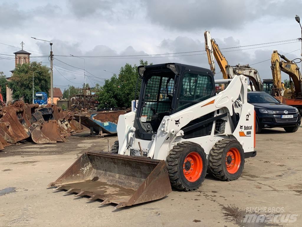 Bobcat S 570 Krautuvai su šoniniu pasukimu
