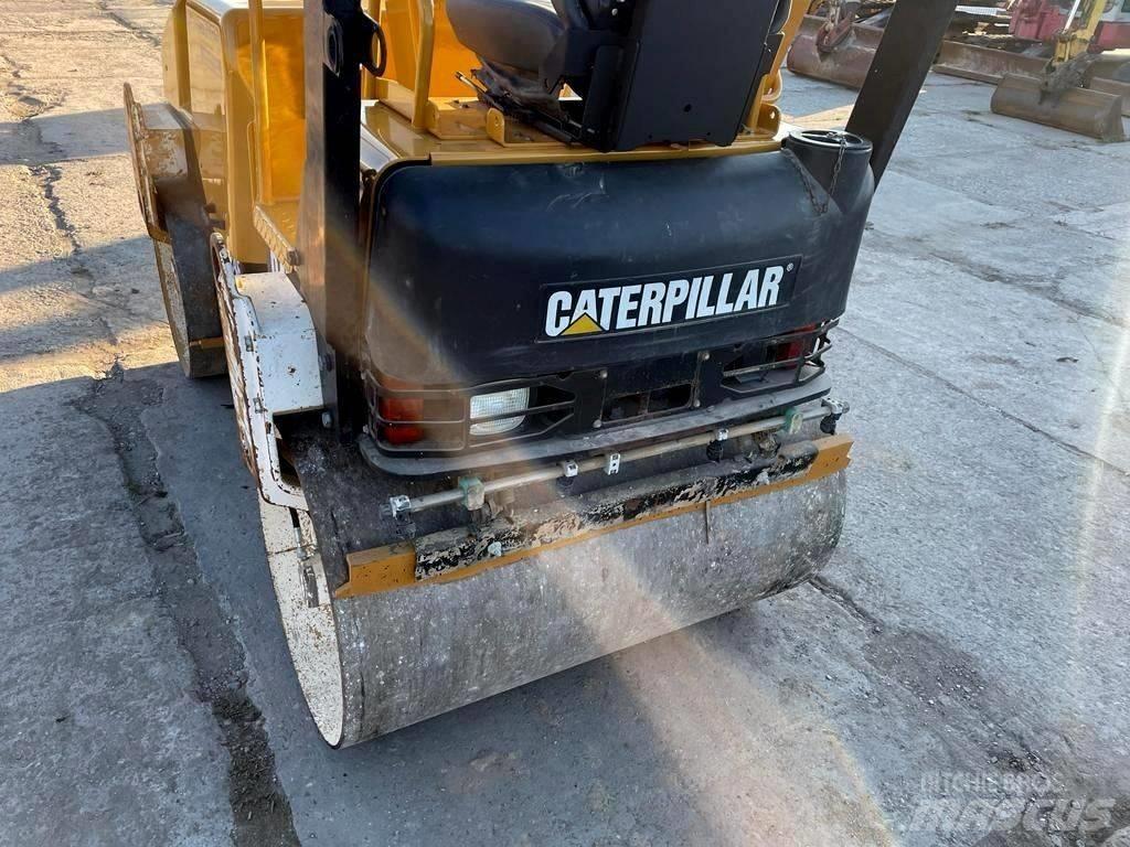CAT CB 224 E Porinių būgnų volai