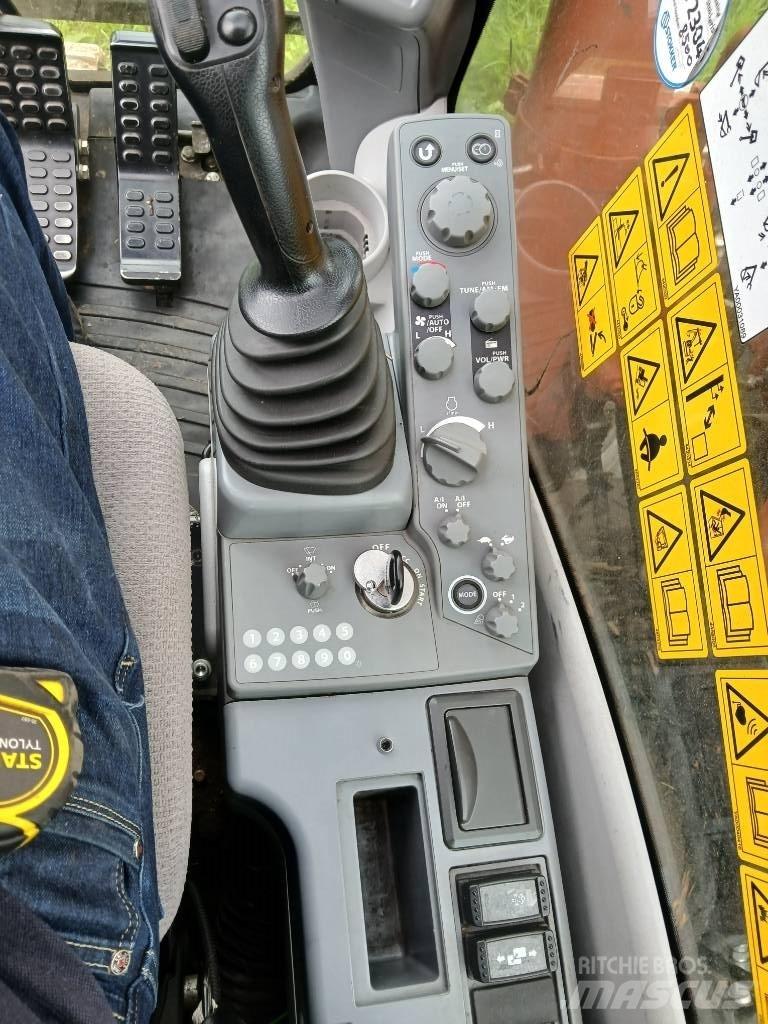 Hitachi ZX 135 US-6 Vikšriniai ekskavatoriai