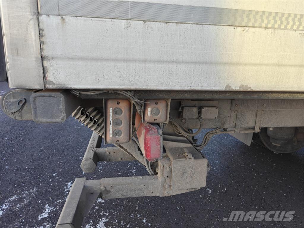 Scania P320 Sunkvežimiai su dengtu kėbulu