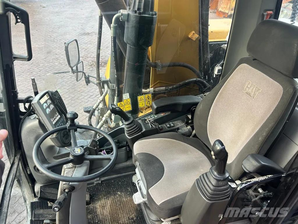 CAT M315D Ratiniai ekskavatoriai