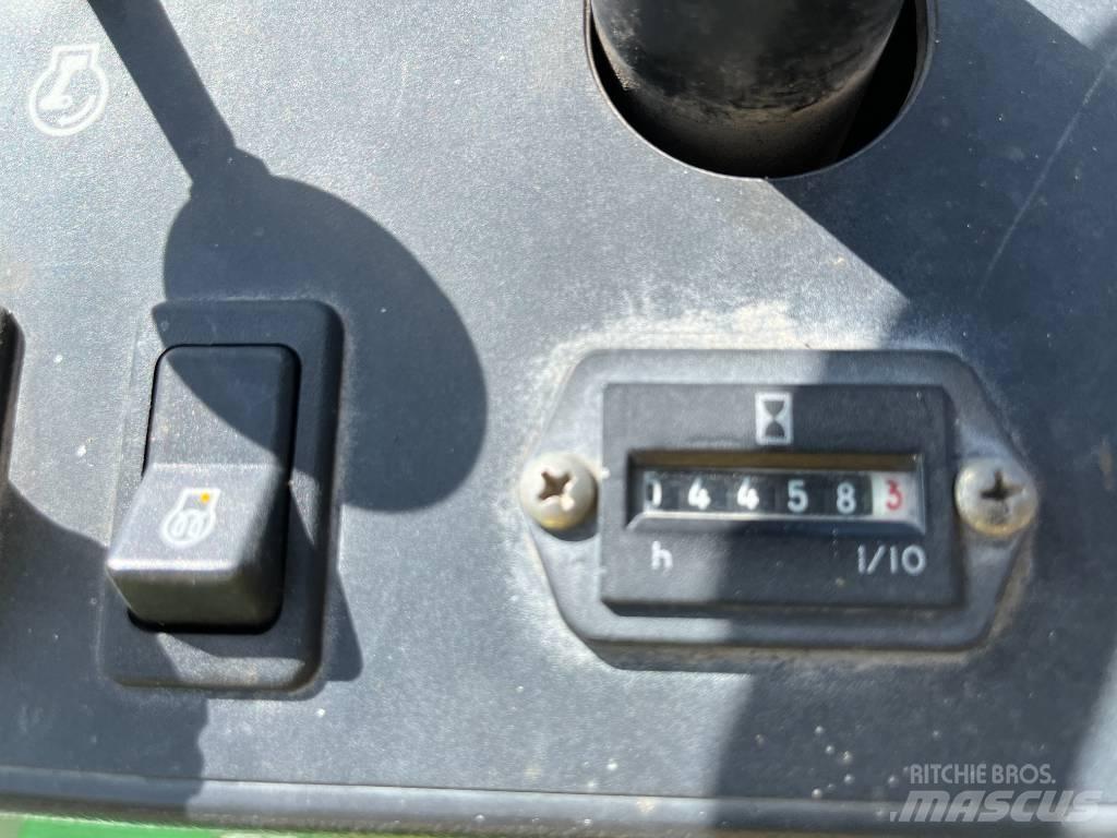 John Deere 2653 A Sodo traktoriukai-vejapjovės