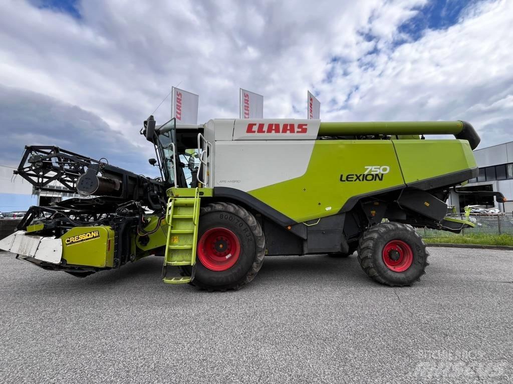 CLAAS Lexion 750 Derliaus nuėmimo kombainai