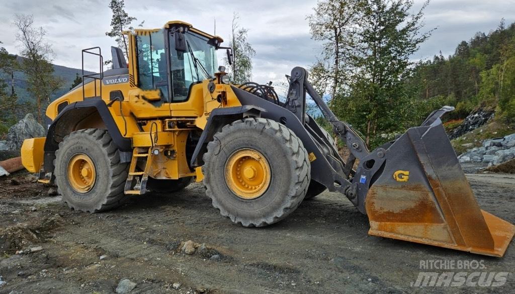 Volvo L 180 H Naudoti ratiniai krautuvai