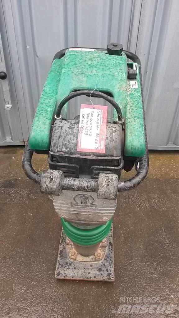 Wacker Neuson BS60-2 Plūktuvai