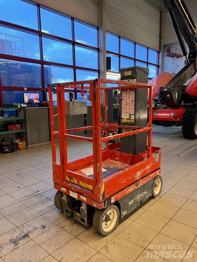 SkyJack SJ 16 Vertikalūs stiebiniai keltuvai