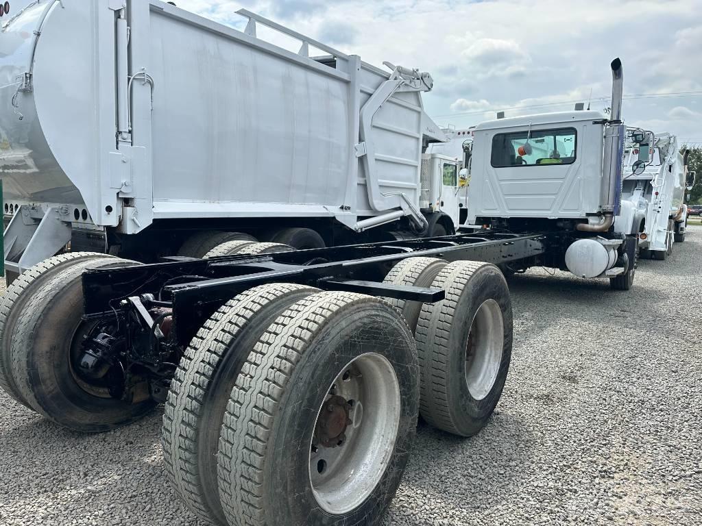 Mack CV 713 Važiuoklė su kabina