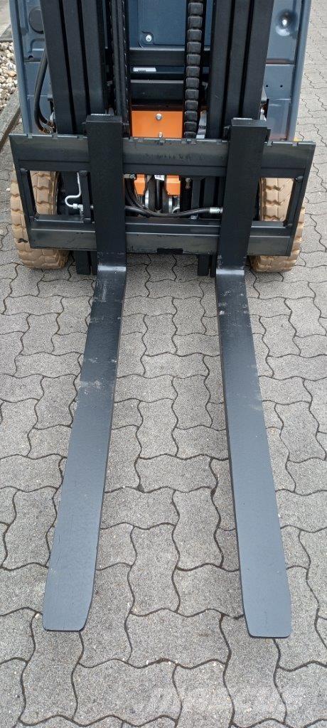 Toyota 8FBM16T Elektriniai šakiniai krautuvai