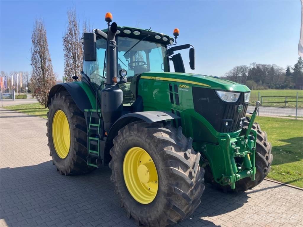 John Deere 6250R Traktoriai