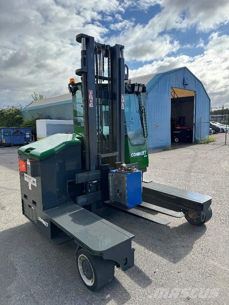 Combilift C4000ET Šakiniai krautuvai su privažiavimu iš visų keturių pusių