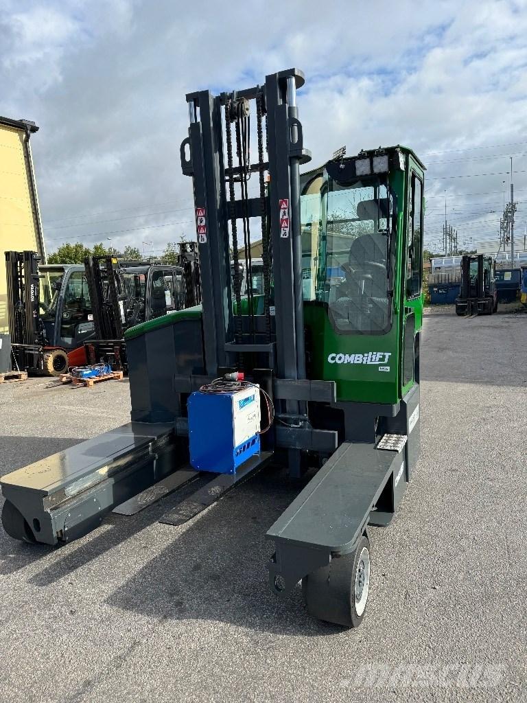 Combilift C4000ET Šakiniai krautuvai su privažiavimu iš visų keturių pusių
