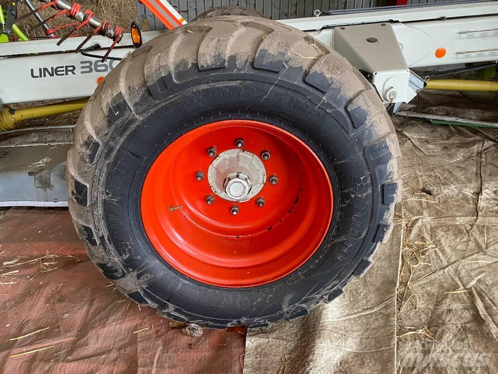 CLAAS Liner 3600 Šieno grėbliai ir vartytuvai