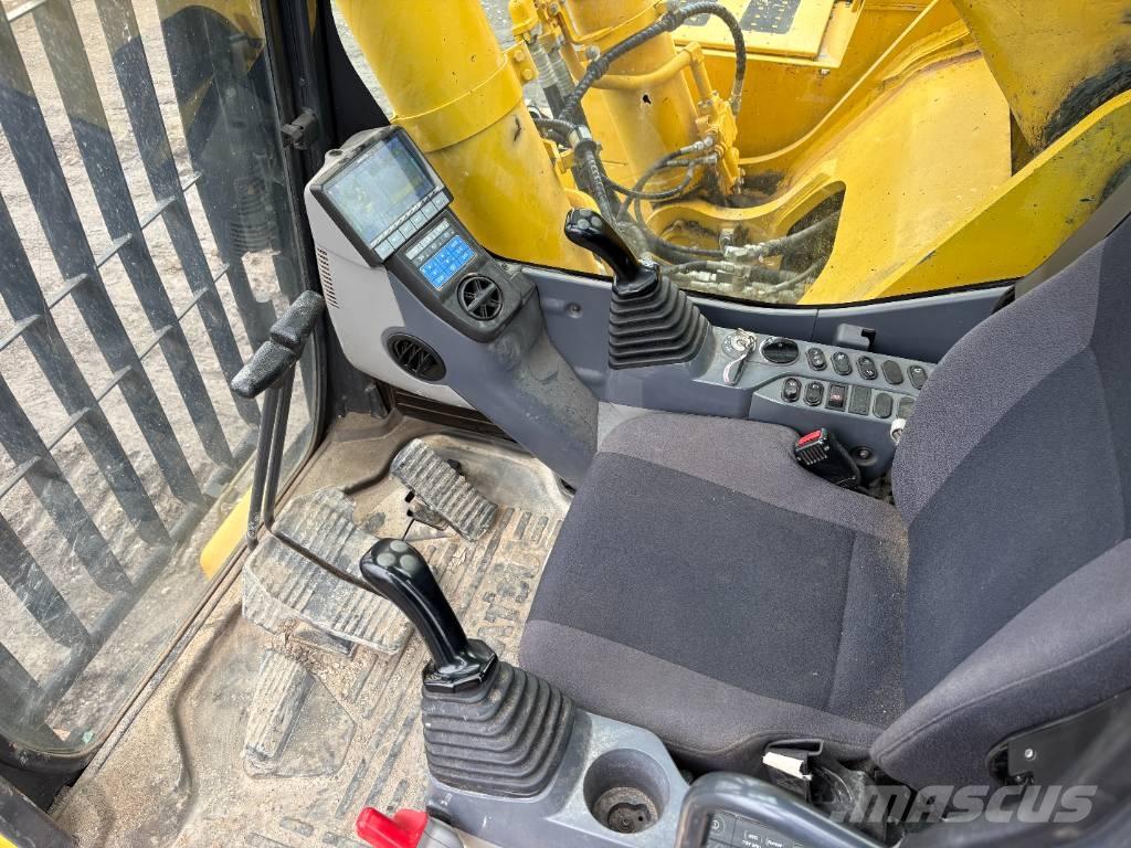 Komatsu PC700LC-11 Vikšriniai ekskavatoriai