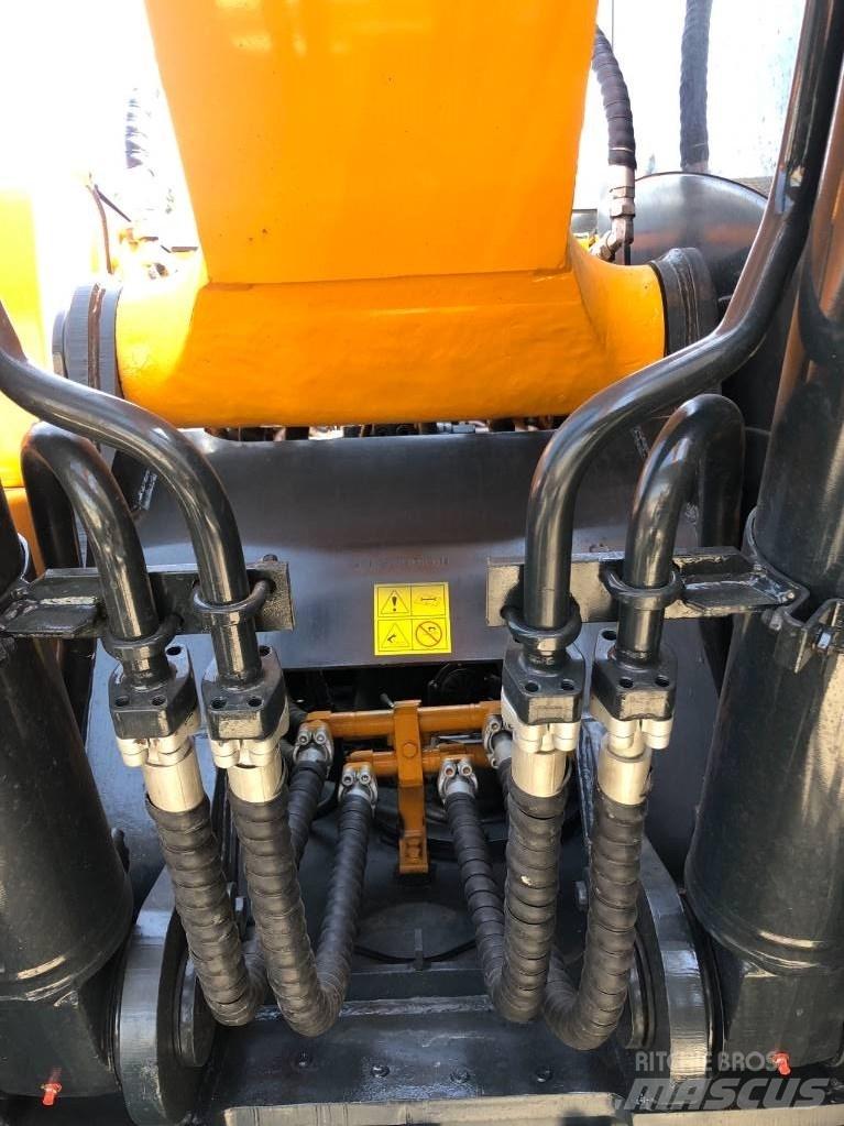 Hyundai R220-9s Vikšriniai ekskavatoriai