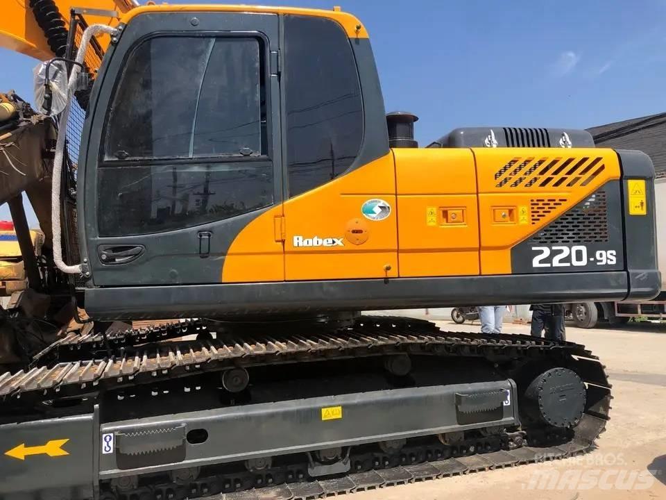 Hyundai R220-9s Vikšriniai ekskavatoriai