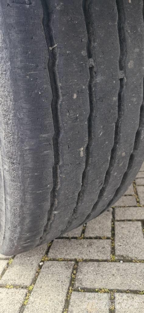 Wielton 50 m3 Savivartės puspriekabės