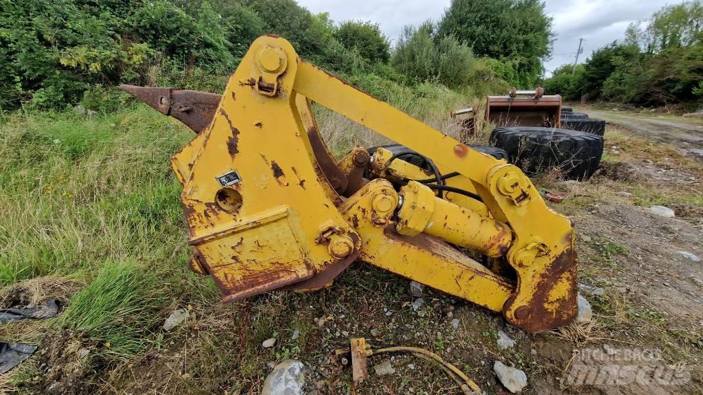 Komatsu D85 Važiuoklė ir suspensija