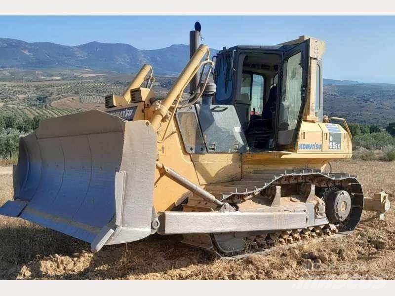 Komatsu D65EX-15 Vikšriniai buldozeriai