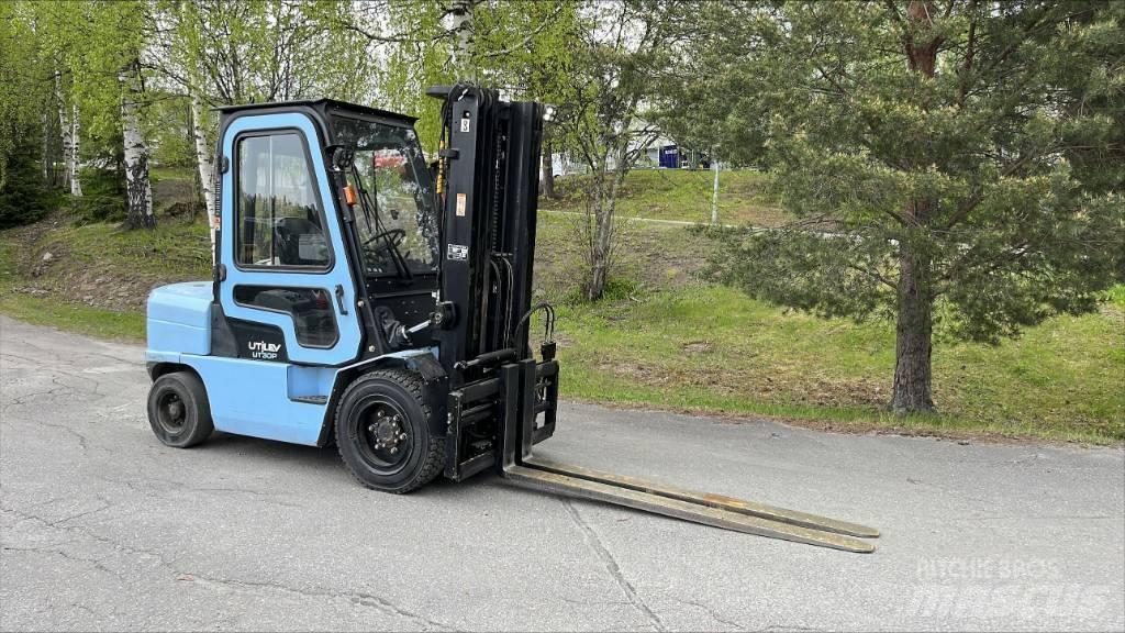 Utilev UT 30 PD Dyzeliniai krautuvai