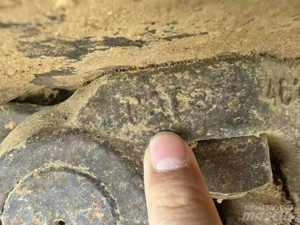 CAT 330 Vikšriniai ekskavatoriai