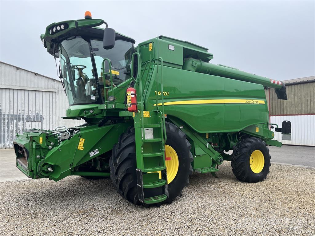 John Deere T670i Derliaus nuėmimo kombainai