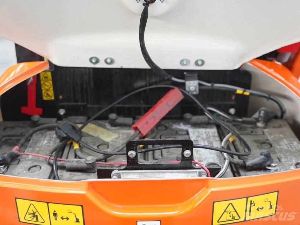 JLG Toucan 8 E Vertikalūs stiebiniai keltuvai