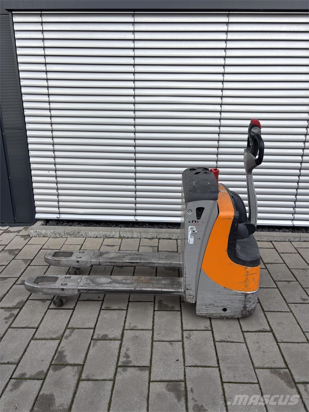 Still EXU16 Rankiniai vėžimėliai