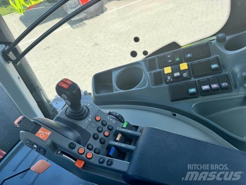 CLAAS AXION 810 Traktoriai