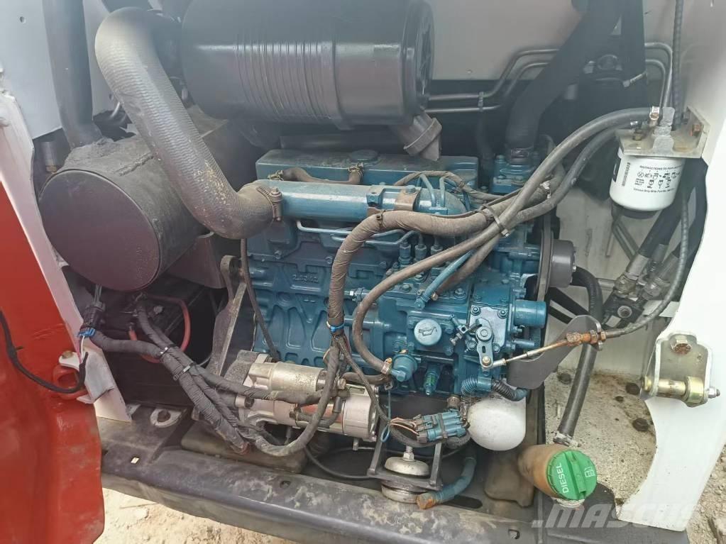 Bobcat S 450 Krautuvai su šoniniu pasukimu