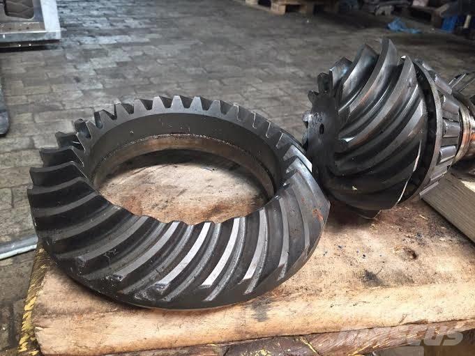  Pair of two GEARS Važiuoklė ir suspensija